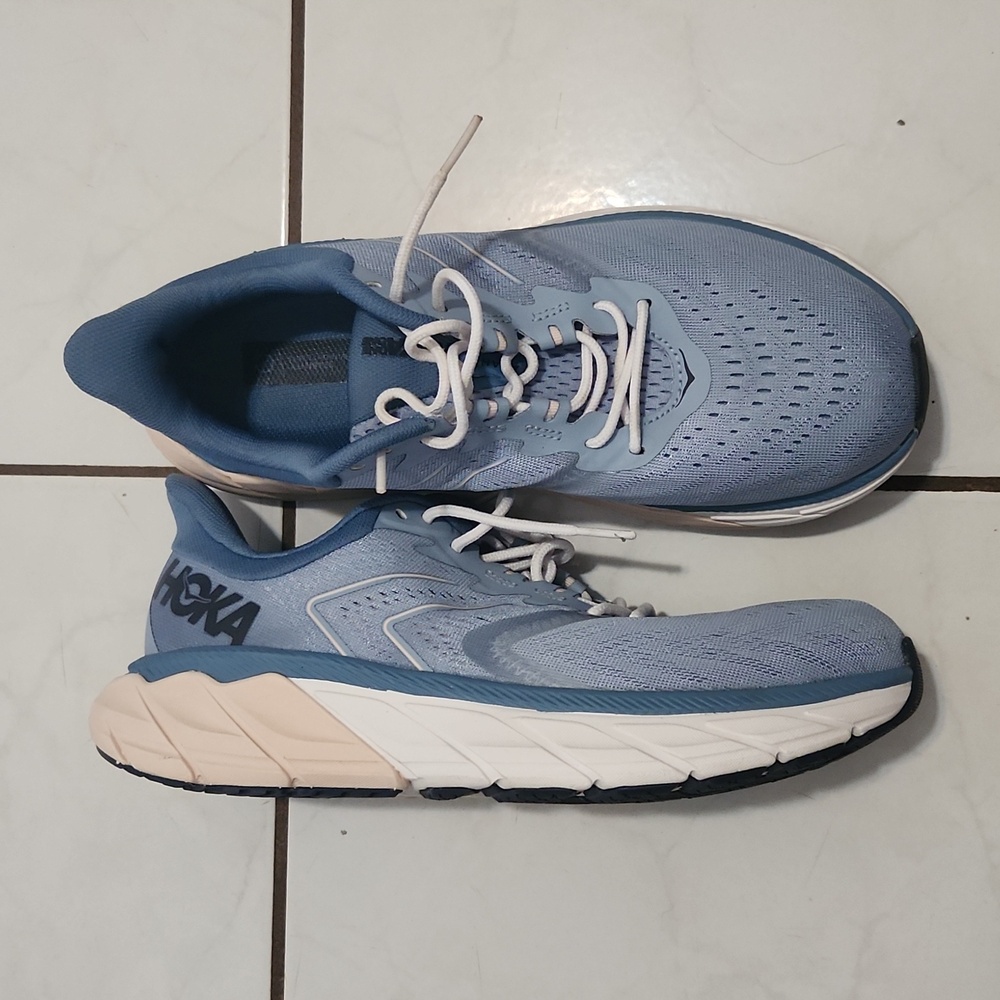 HOKA ARAHI 5